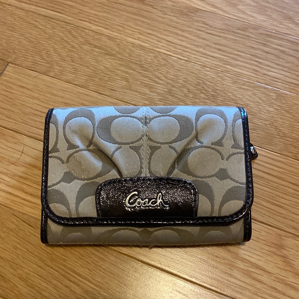 Vintage Coach Ashley Signature Compact Clutch (Kahaki/Brown)